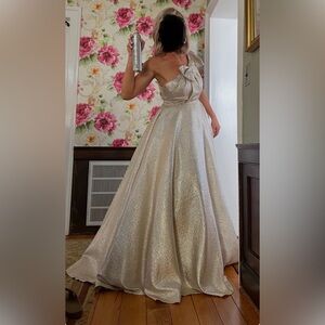 Elegant One-Shoulder Gown